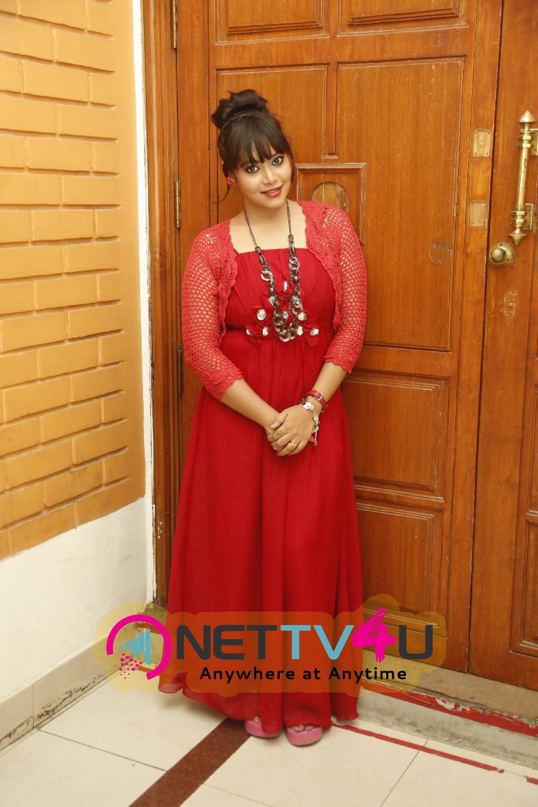 latest photos of tollywood actress anusha in red dress 31