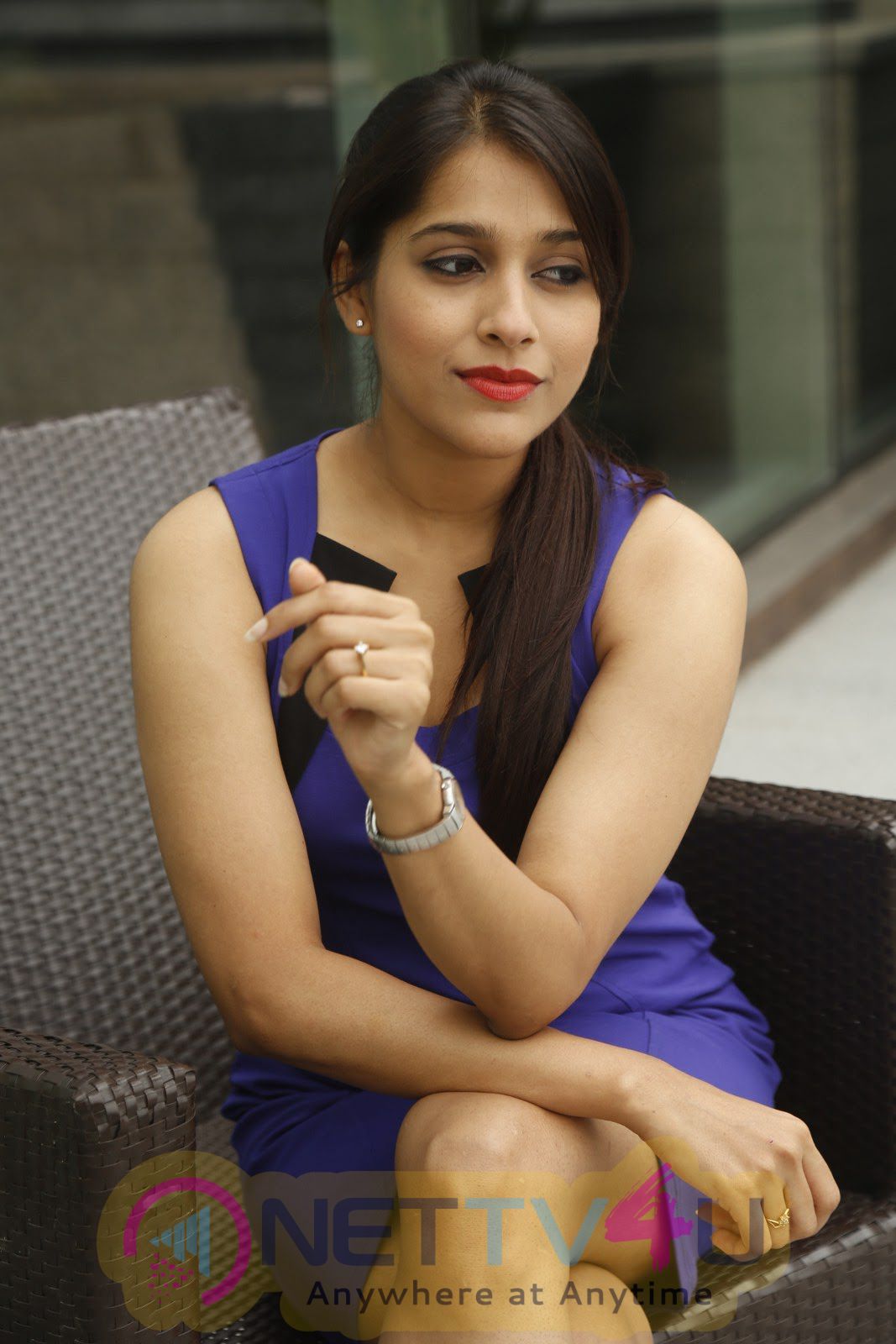 Latest Stills Of Actress Rashmi Gautam At Dhanalakshmi Talupu Tadithey ...