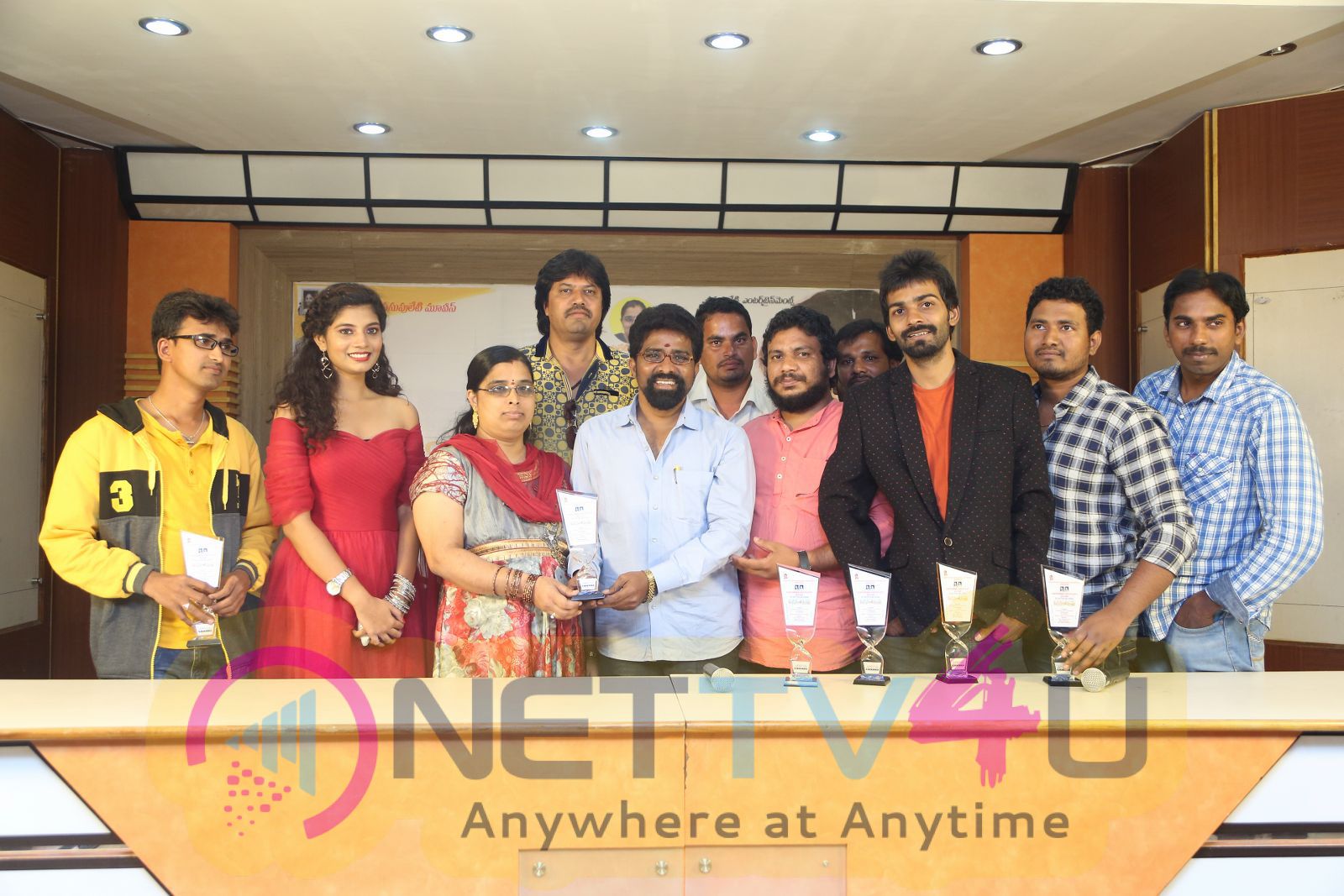 Manasantha Nuvve Platinum Disc Function Stills Telugu Gallery