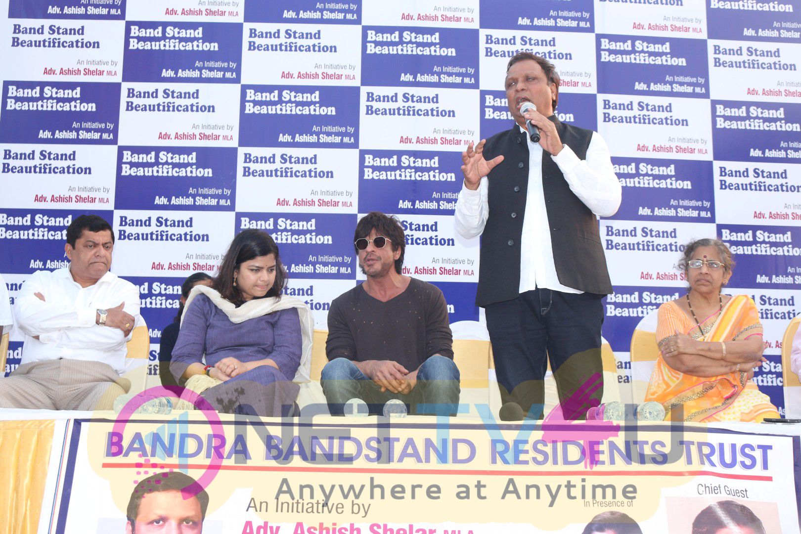 Mark The Beautification Of Band Stand Bandra By Shahrukh Khan Attractive Stills Hindi Gallery
