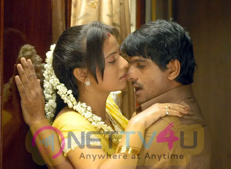 Mayanginen Thayanginen Tamil Movie Latest Hot Stills Tamil Gallery