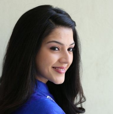 Mehreen Makes Her Bollywood Debut!