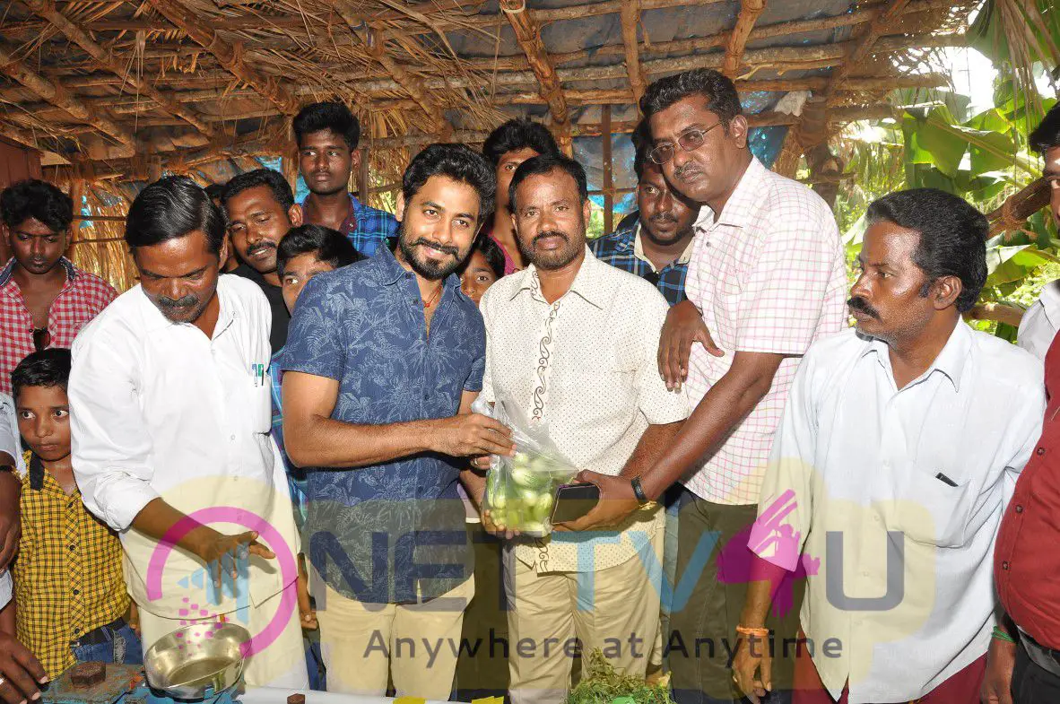 Nature Agriculture Store Open Inaugurated Actor Aari Attractive Stills Tamil Gallery
