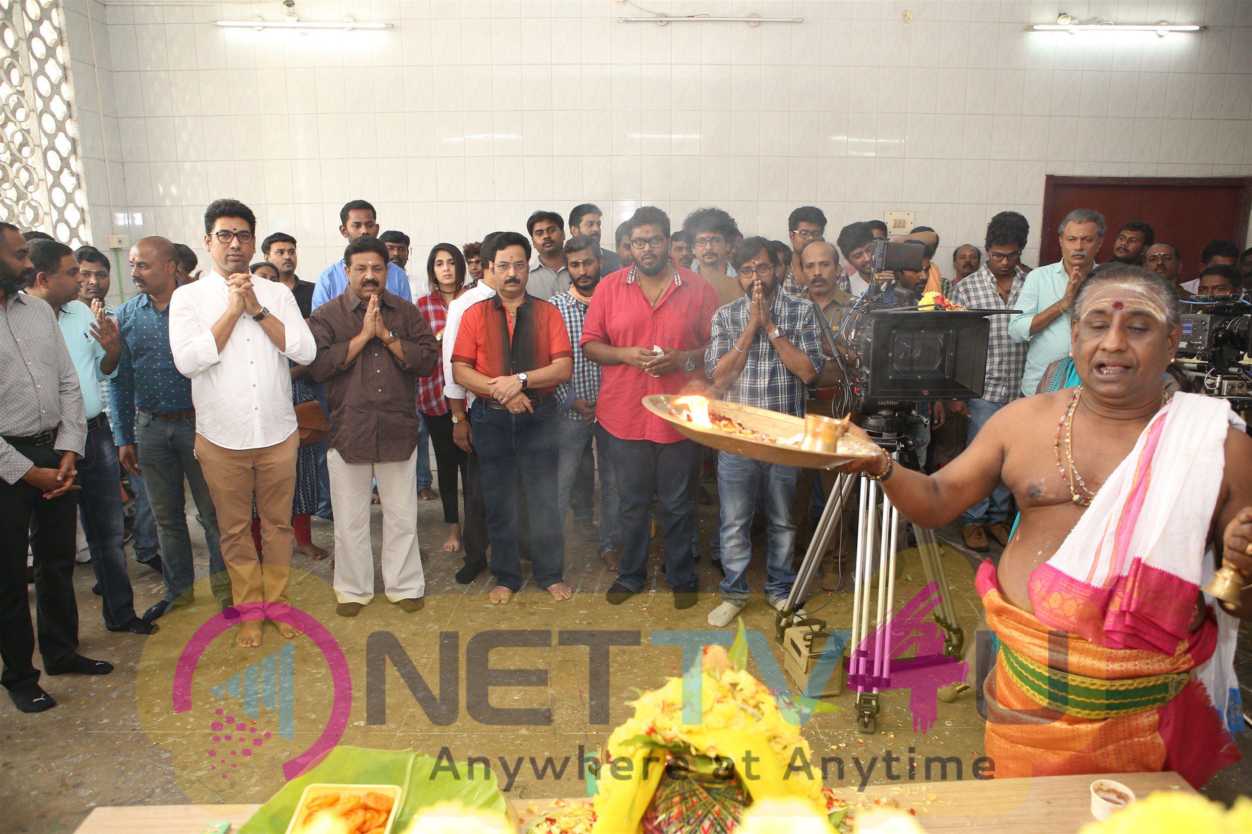 Nayanthara In Imaikka Nodigal Movie Start Today Tamil Gallery