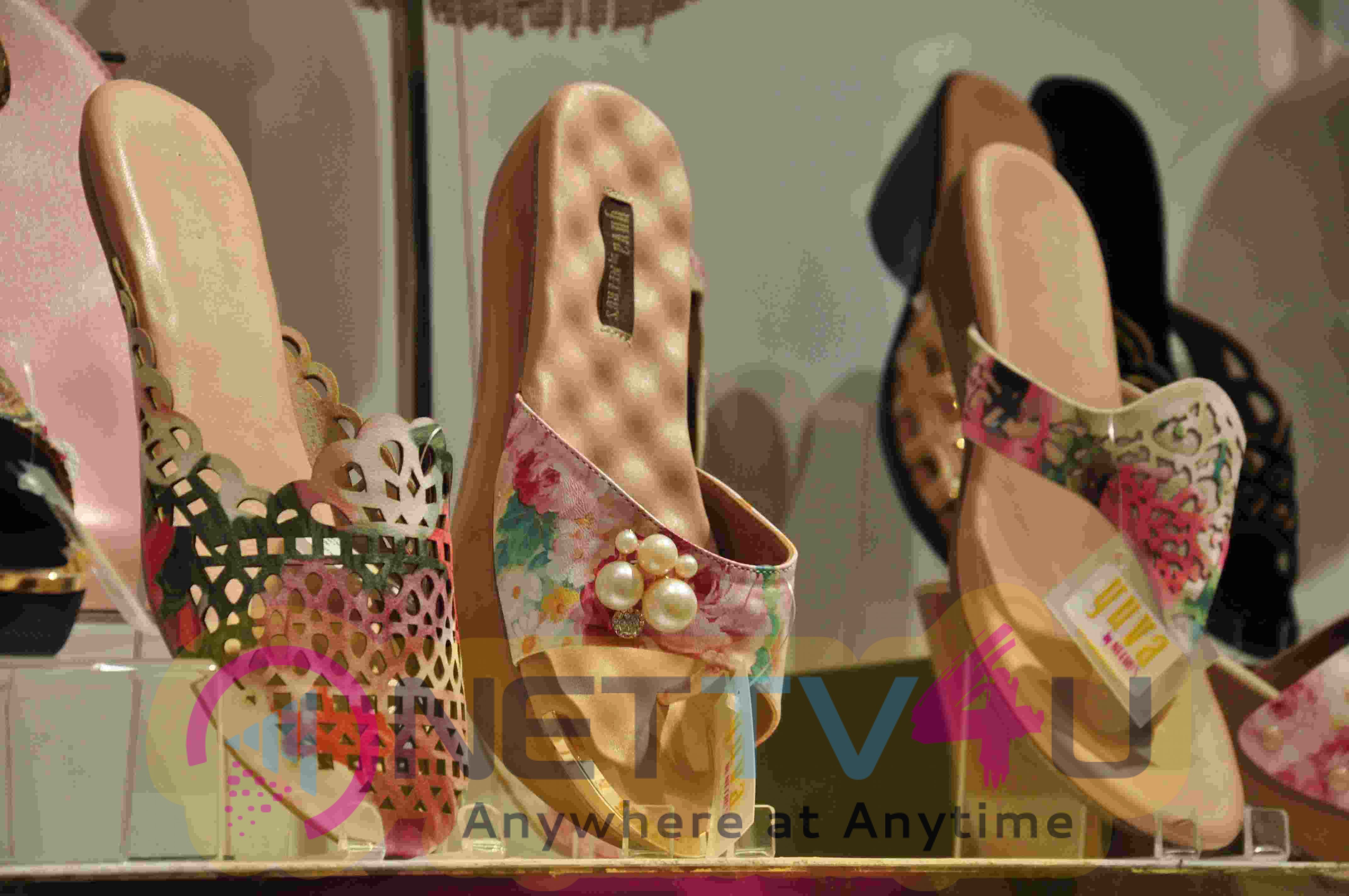 Neeru Opens Yuva Footwear Exclusive Stills Telugu Gallery