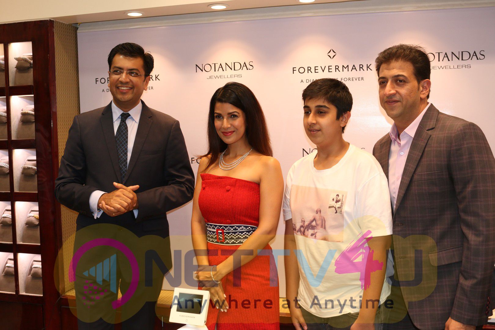 Nimrat Kaur Launches Forevermark Diamonds And Notandas Festive Collection Stills Hindi Gallery