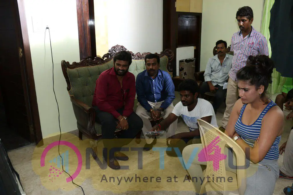 Nee Enna Maayam Seithai Movie Latest Stills Tamil Gallery