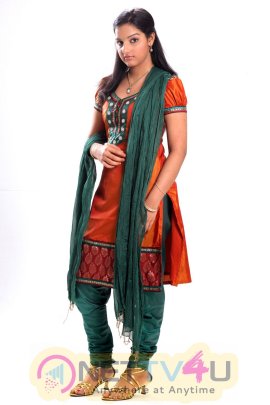 Nijama Nizhala  Tamil Movie Stills And Exclusive Photos