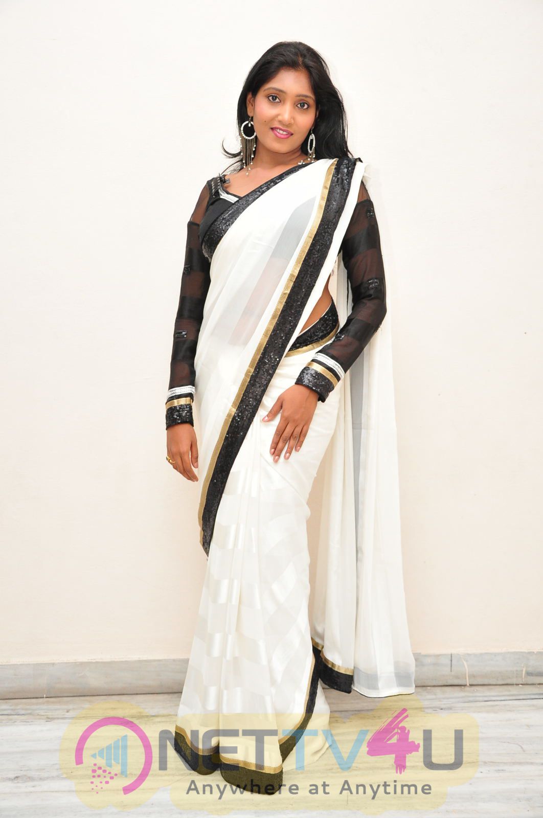 nisha latest photos in black and white saree 5