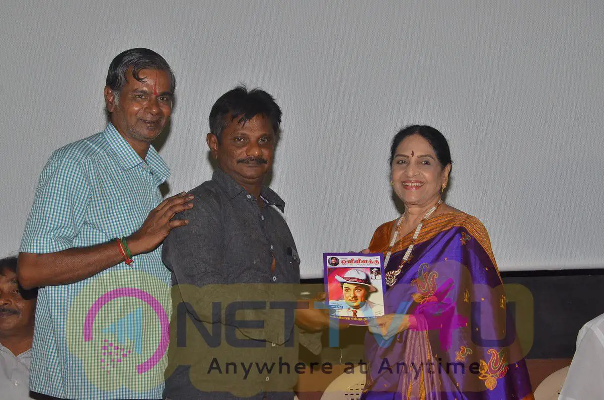 Oli Vilakku Book Launch Fascinating Photos Tamil Gallery