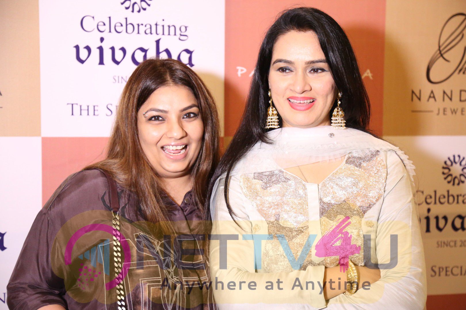 Padmini Kolhapure At Showcase Of The Designer Label Padmasitaa Stills Hindi Gallery