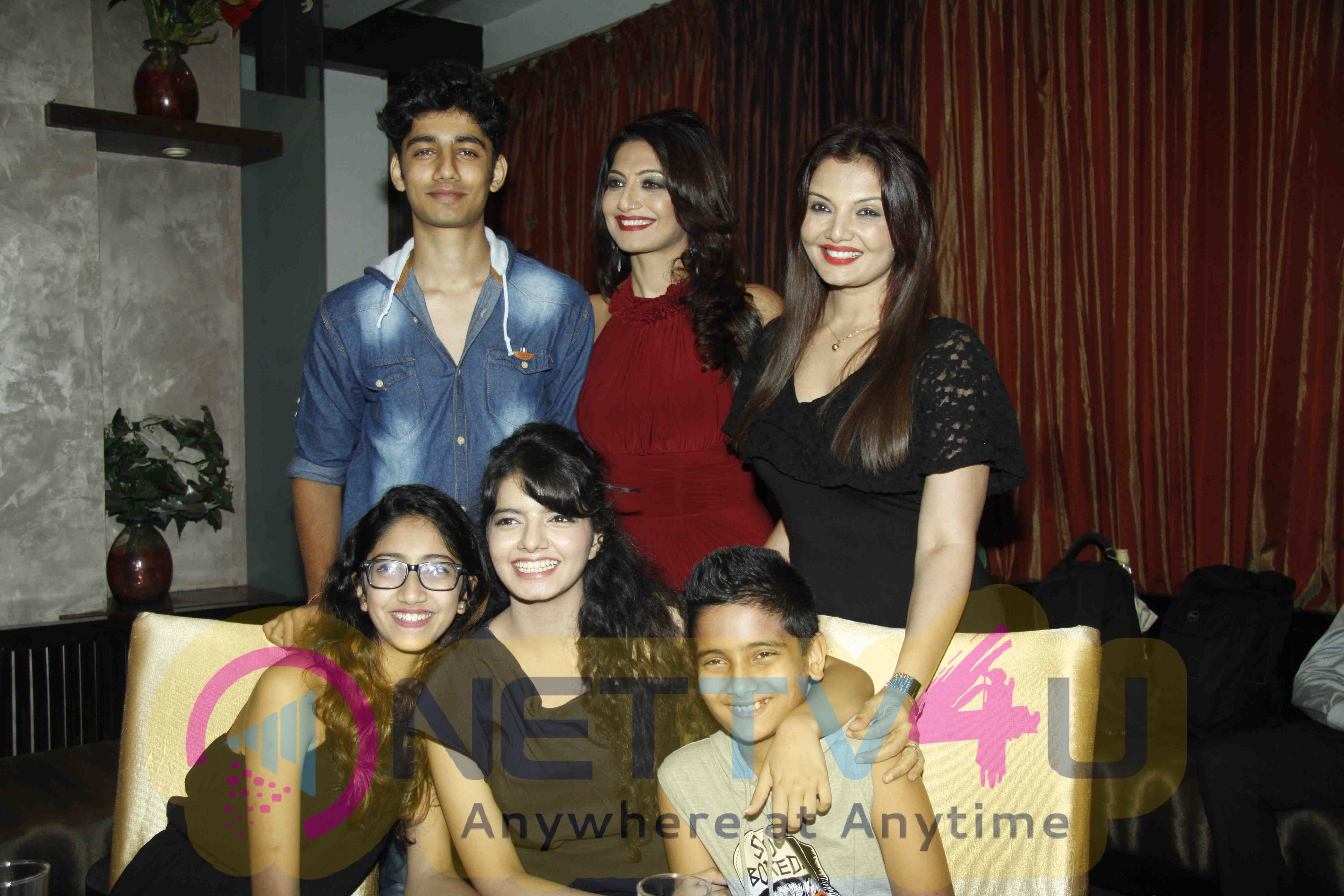 Party to celebrate Aarti Nagpal winning the Dadasaheb Phalke Award Stills Hindi Gallery