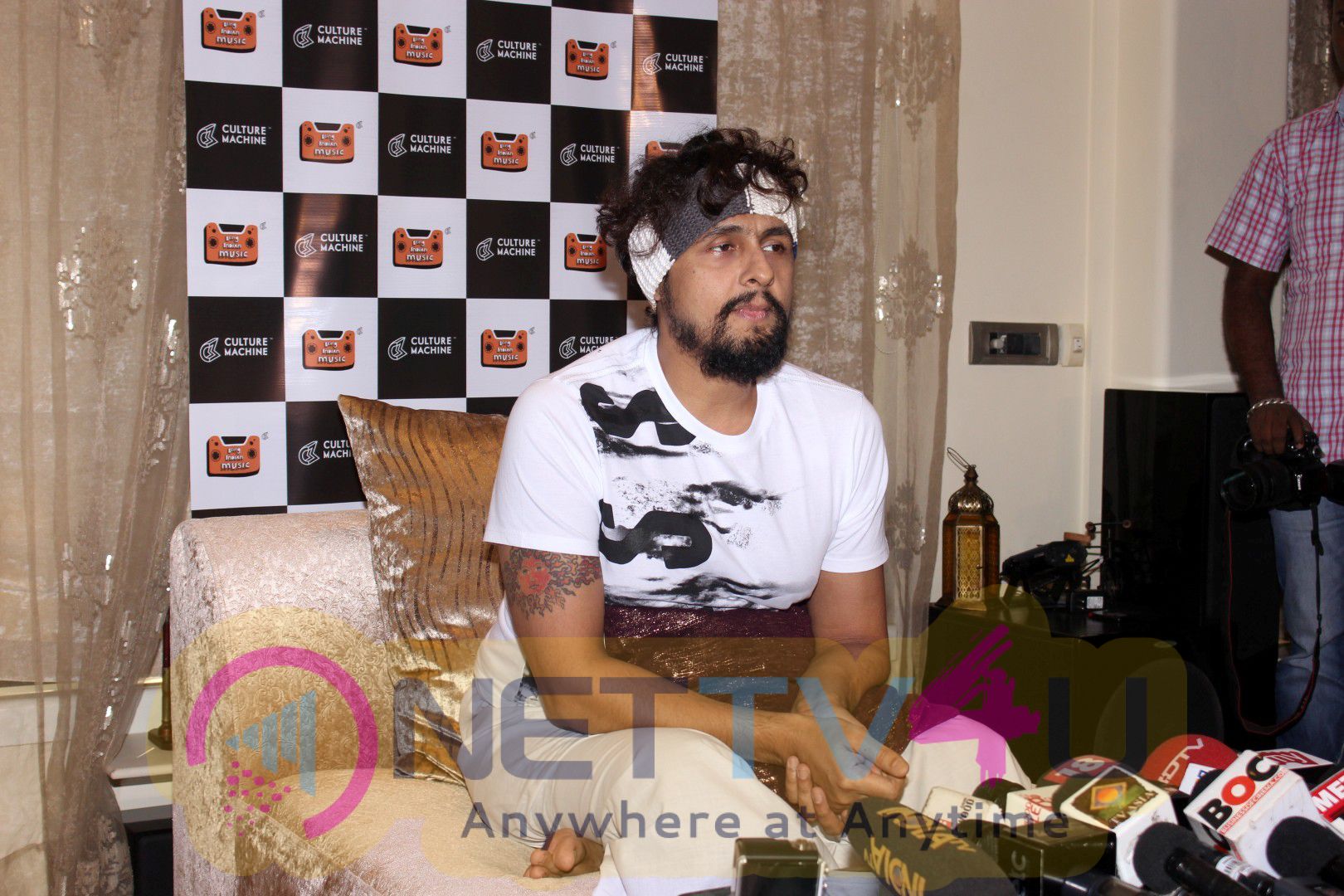 Photos Of Sonu Nigam Talk About His Recently Social Experiment Roadside Ustaaad Hindi Gallery