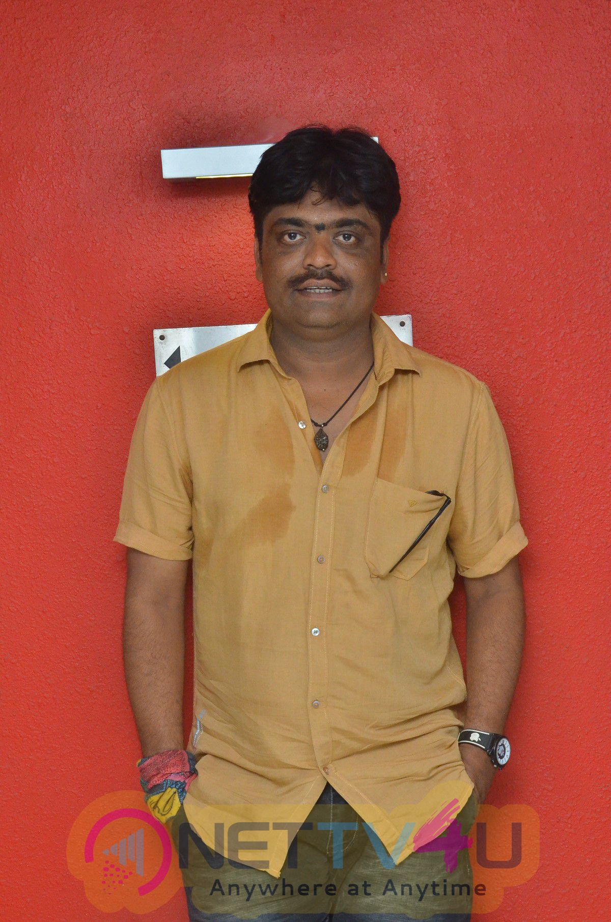 Puthusa Naan Poranthen Movie Team Interview Stills Tamil Gallery