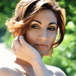 Paola Lavini English Movie Actress