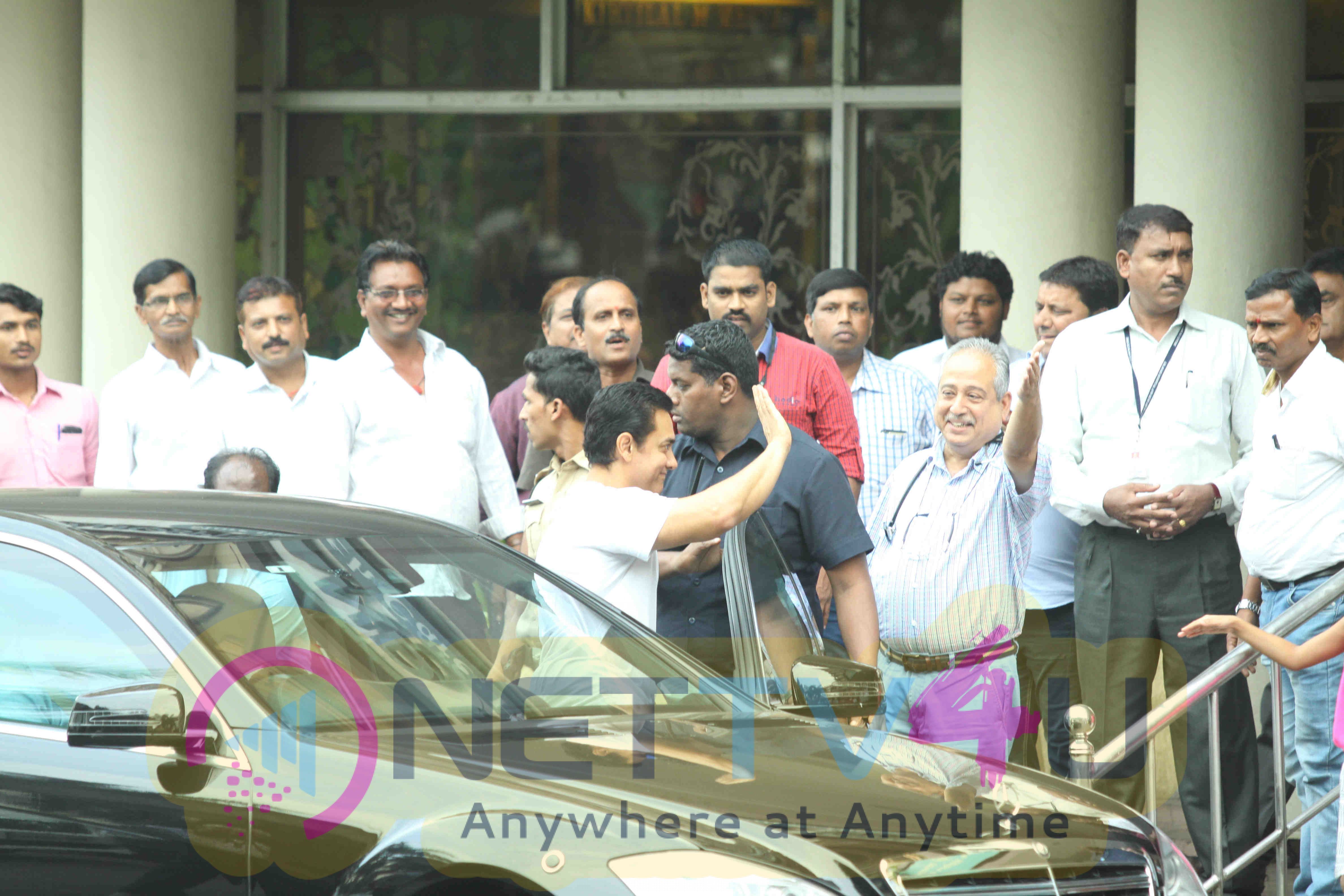 Photos Of Actor Aamir Khan Visited Dilip Kumar At The Lilavati Hospital Yesterday Evening Hindi Gallery