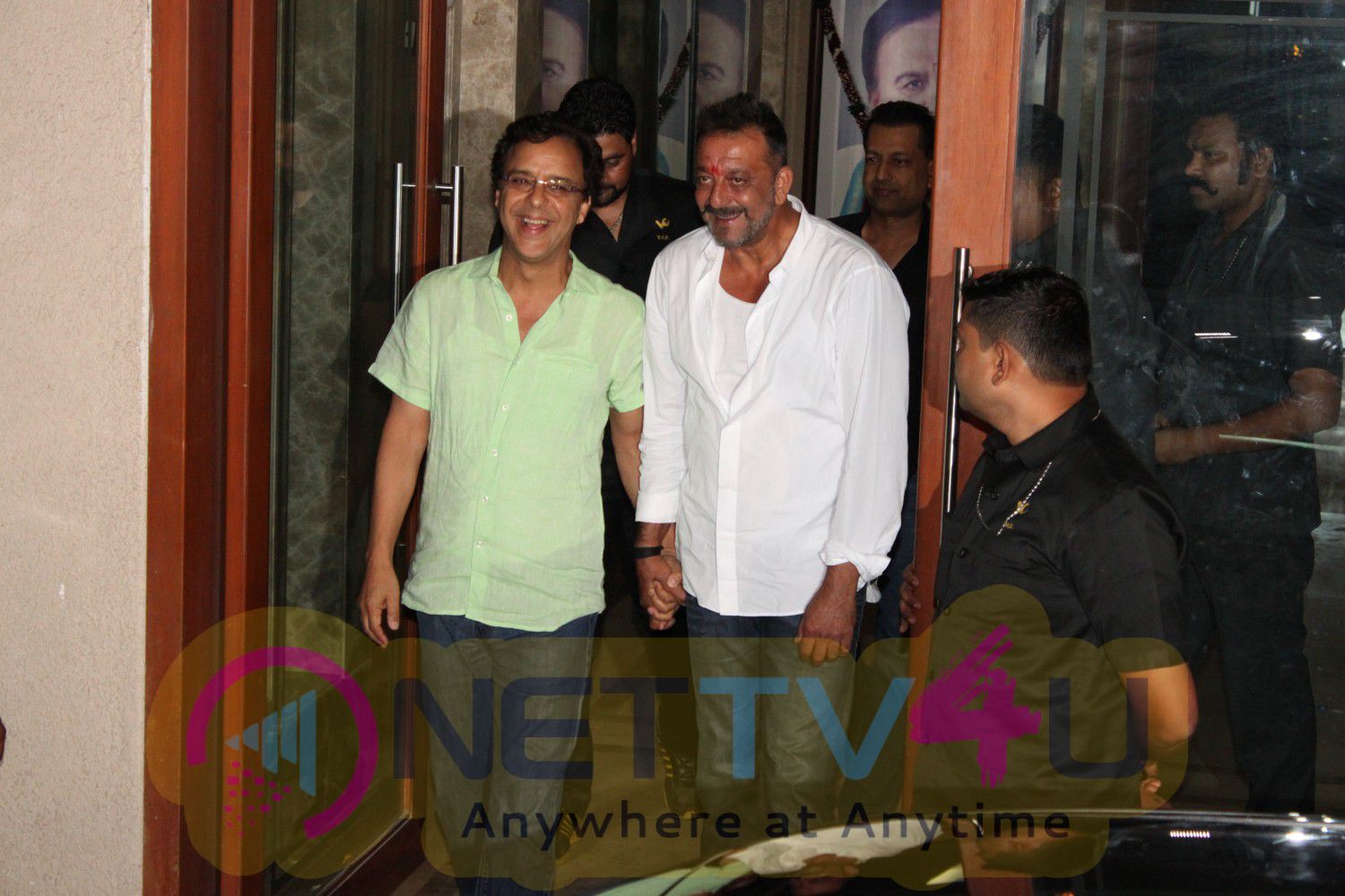 Photos Of Many Bollywood Celebrities At Meet Sanjay Dutt Home Hindi Gallery