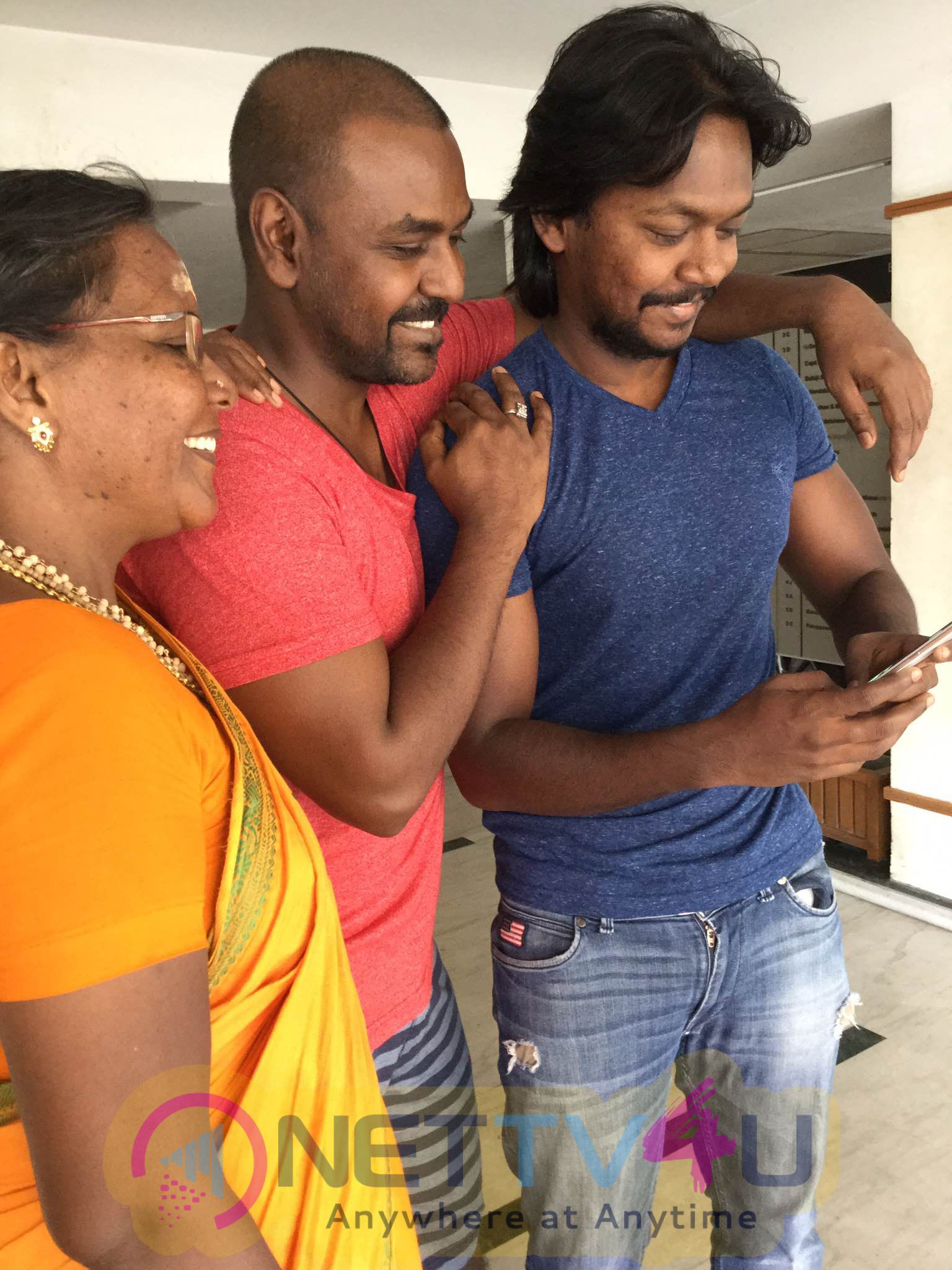 Photos Of Tamil Actor Raghava Lawrence To Build Temple For His Mother Tamil Gallery
