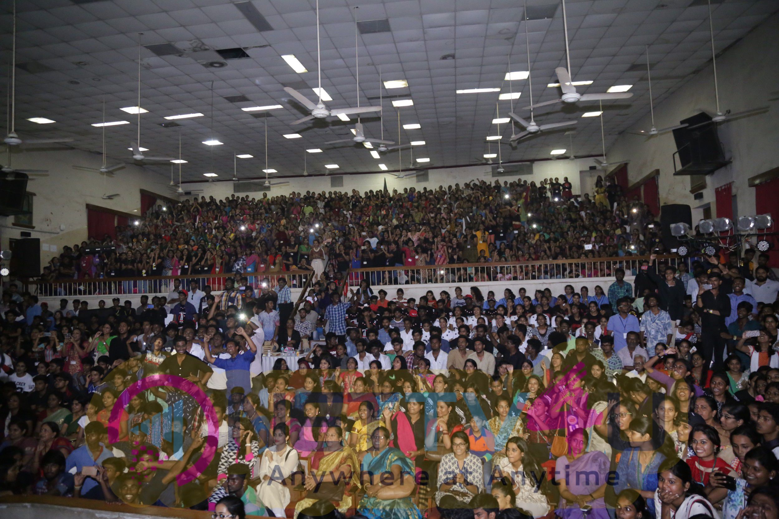photos of tamil movie irudhi suttru team at ethiraj college for irudhi suttru promotions 23