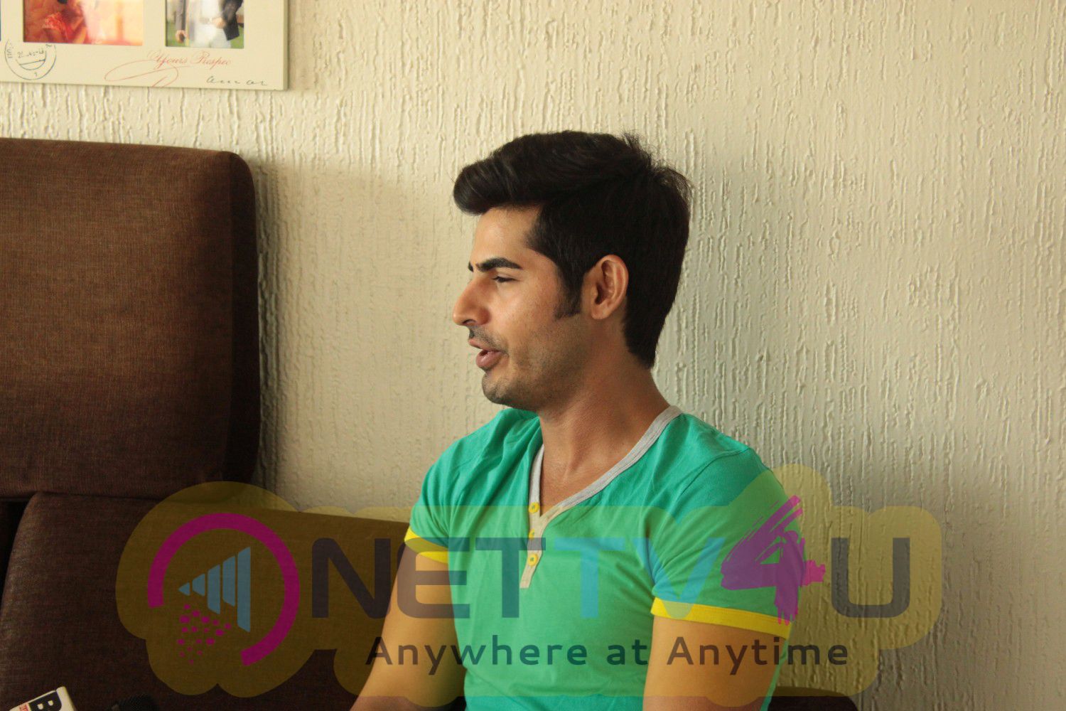 Pictures Of Omkar Kapoor Celebrates Holi At His Residence Hindi Gallery