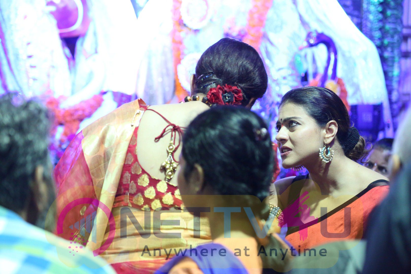 Ranbir Kapoor & Kajol Visits North Mumbai Durga Pooja 2016 Photos Celebrated Stills Hindi Gallery