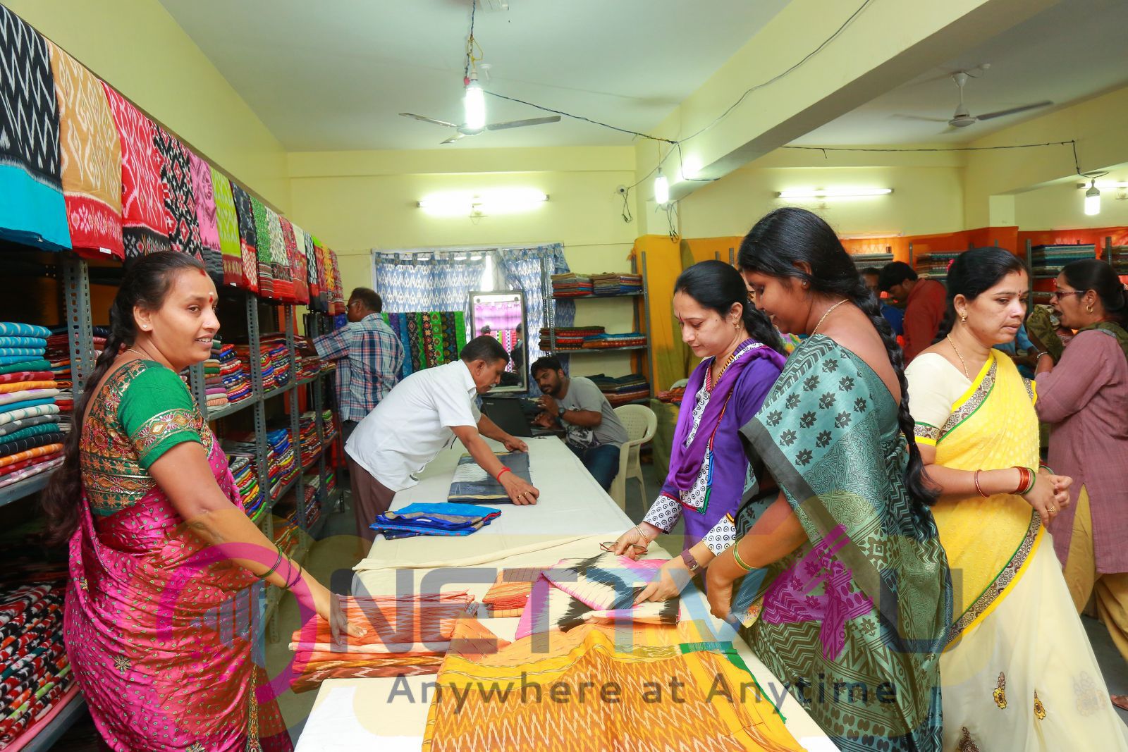 Rashmi Thakur Inaugurates Pochampally IKAT Art Mela Event Stills Telugu Gallery