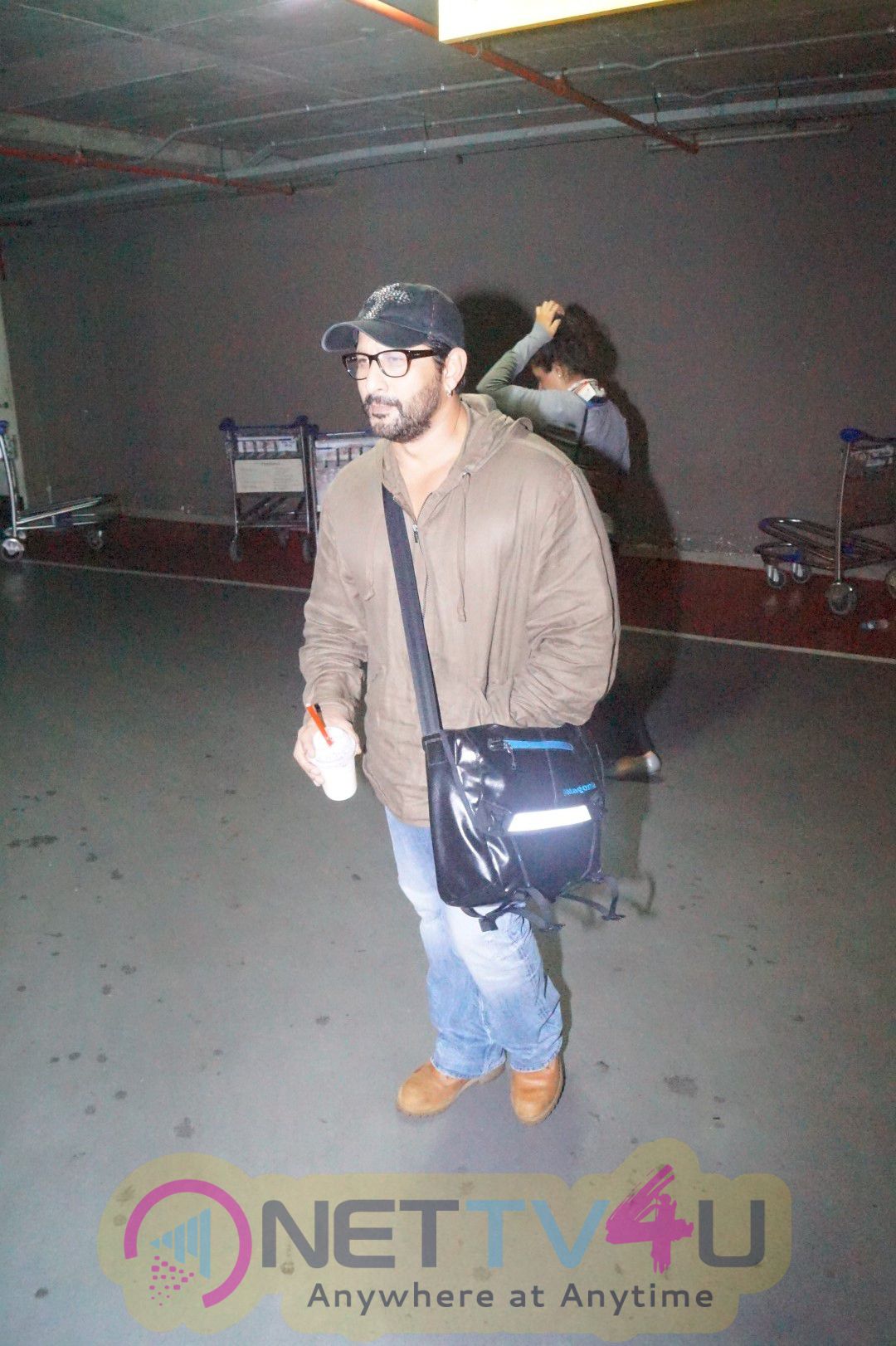 Richa Chadda, Arshad Warsi & Nimrat Kaur Spotted At Airport Dazzling Photos Hindi Gallery