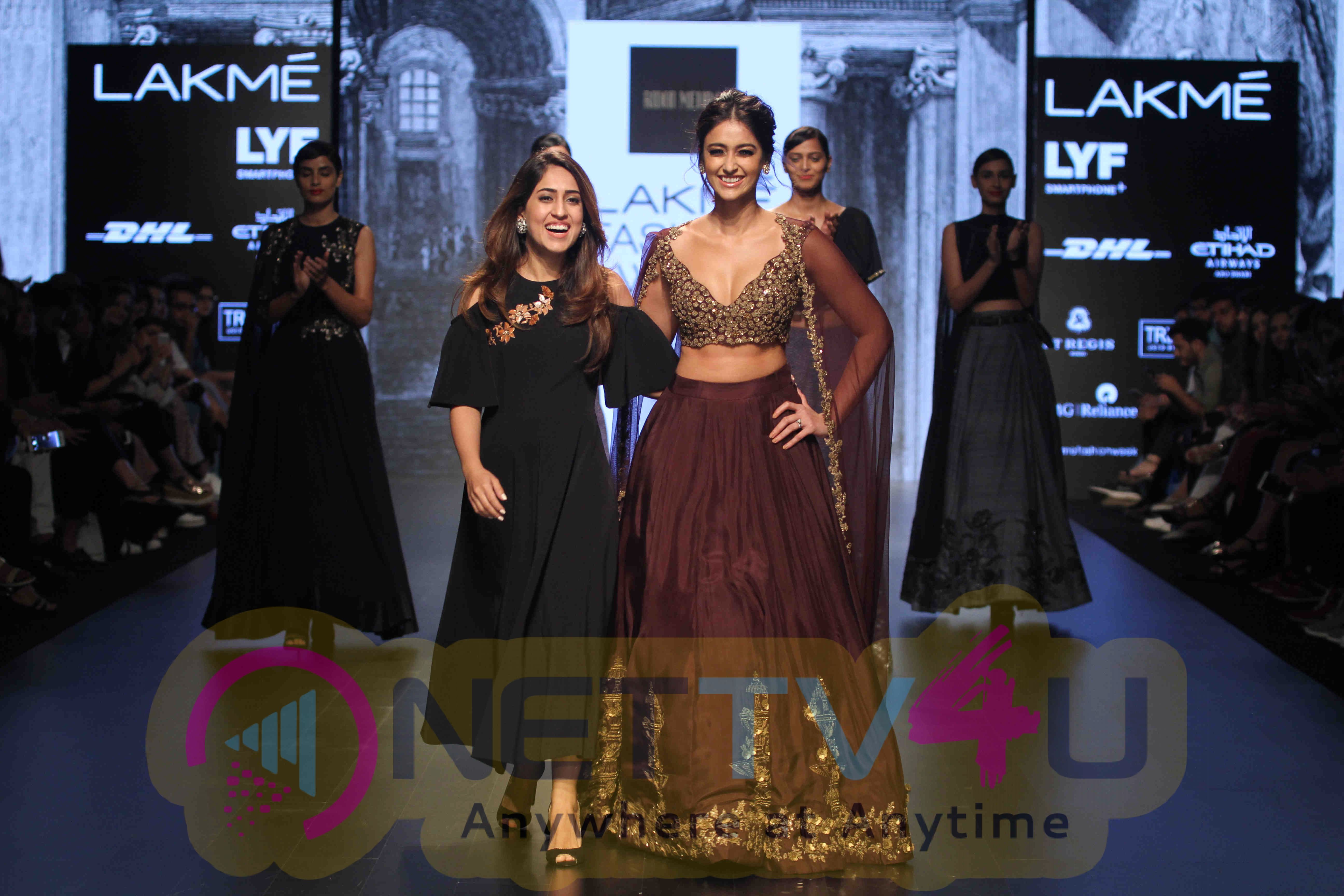 Ridhi Mehra At Lakme Fashion Week Winter Festive 2016 Photos Hindi Gallery