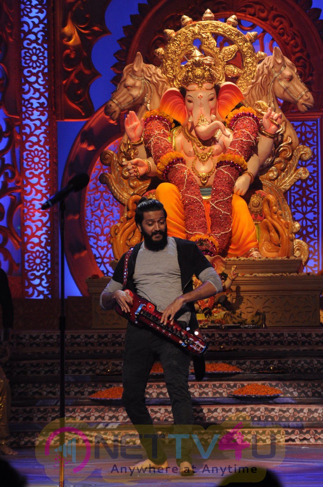 Riteish Deshmukh & Nargis Fakhri Promote Banjo On The Set Of Kumkum Bhagya Stills Hindi Gallery