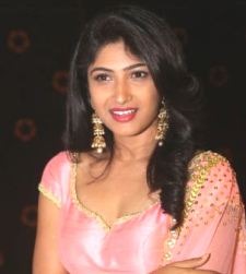 Telugu Movie Actress Roshni Prakash