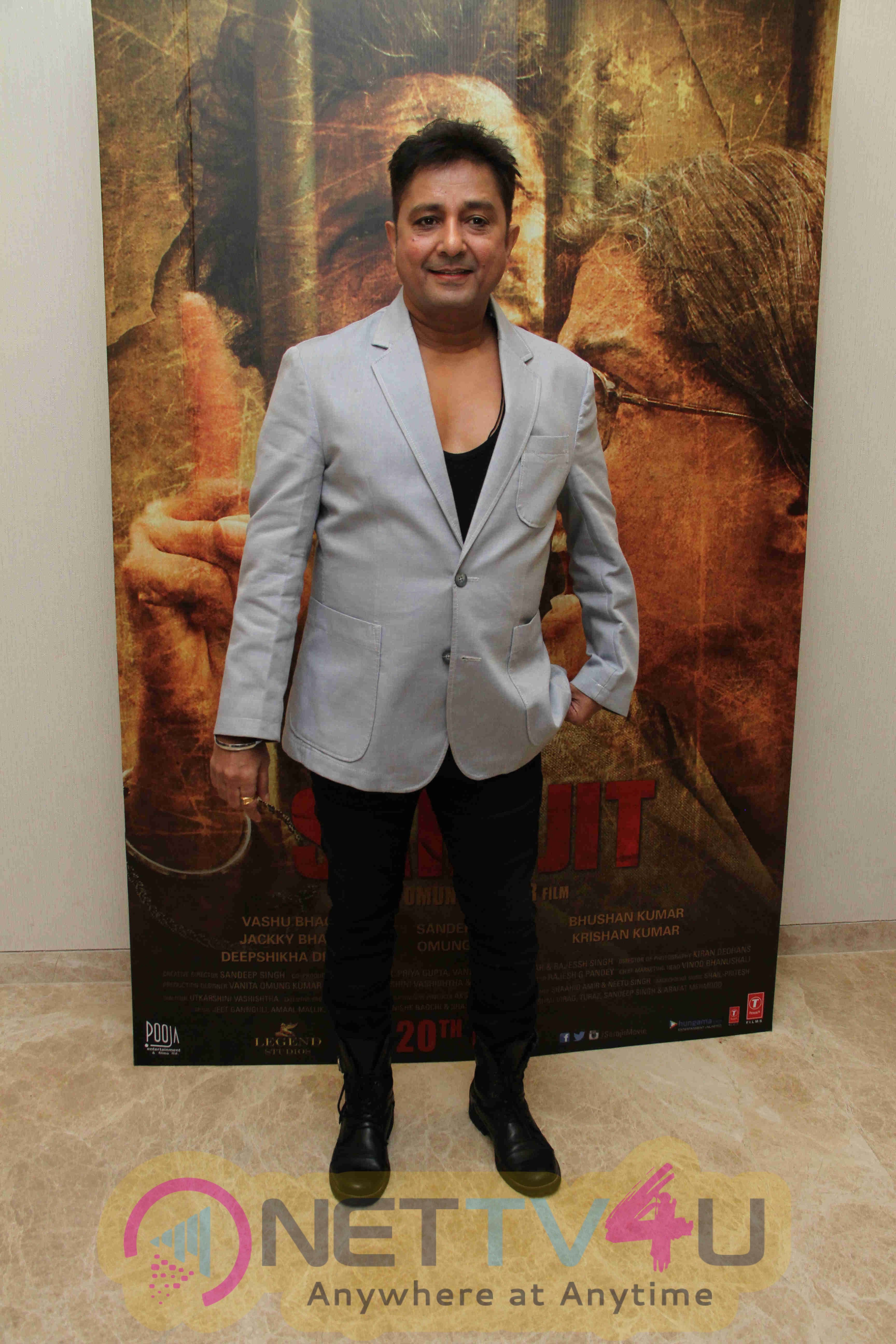 Randeep Hooda, Richa Chadda At Film Sarbjit New Song Launch Stills Hindi Gallery