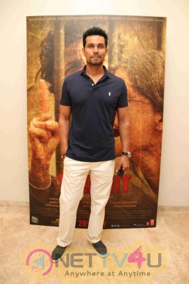 Randeep Hooda, Richa Chadda At Film Sarbjit New Song Launch Stills Hindi Gallery