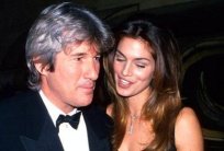 Richard Gere Is Now A Stranger To Cindy Crawfor..