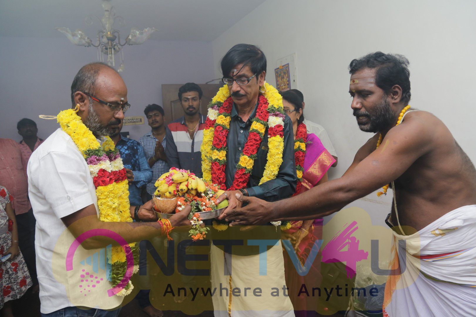 Sathuranga Vettai 2 Tamil Movie Pooja Cute Images Tamil Gallery