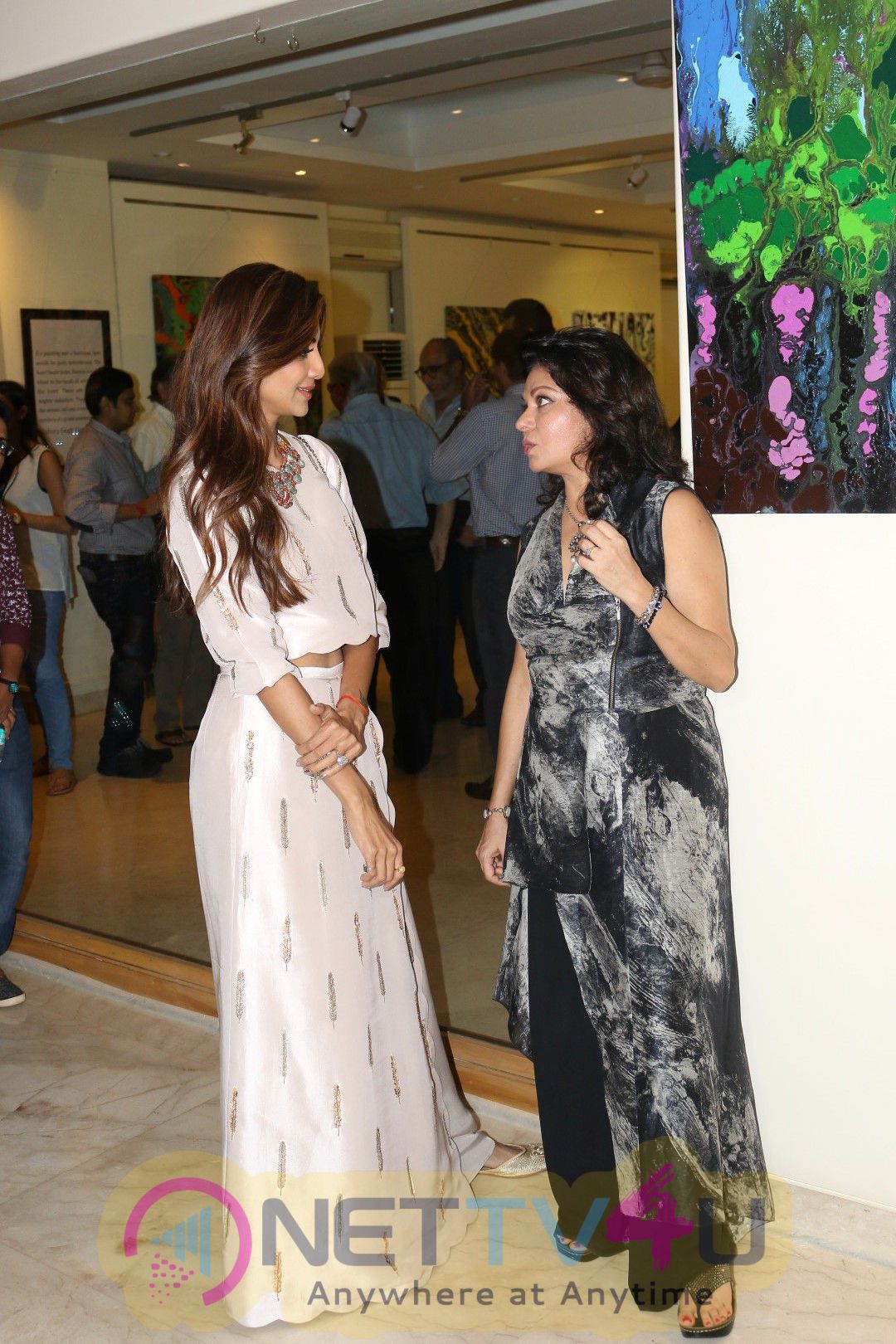 Shilpa Shetty At Inauguration Of Anu Malhotra Show Flow Photos Hindi Gallery