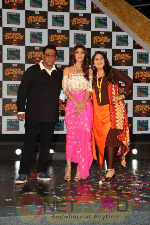 Shilpa Sizzles At The Launch Of Super Dancer Photos Hindi Gallery