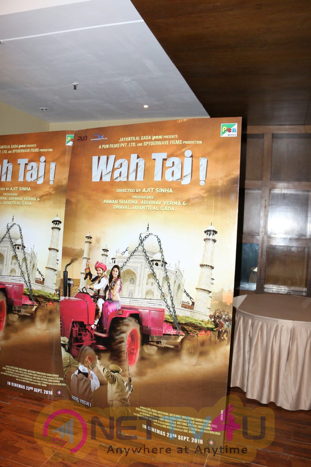 Shreyas Talpade & Manjari Phadnis For Film Wah Taj With Promotional Interview Good Looking Pics Hindi Gallery