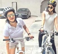 Sonal Chauhan Enjoys Her Vacation!