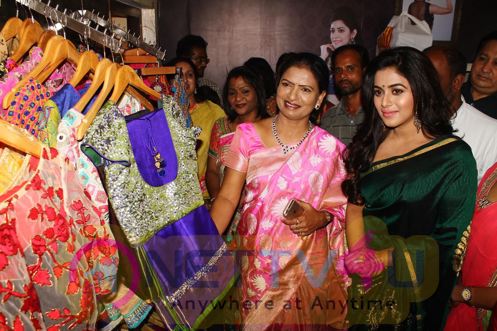 SR Fashion Studio Inaugurated By Poorna & D.K Aruna Photos Telugu Gallery