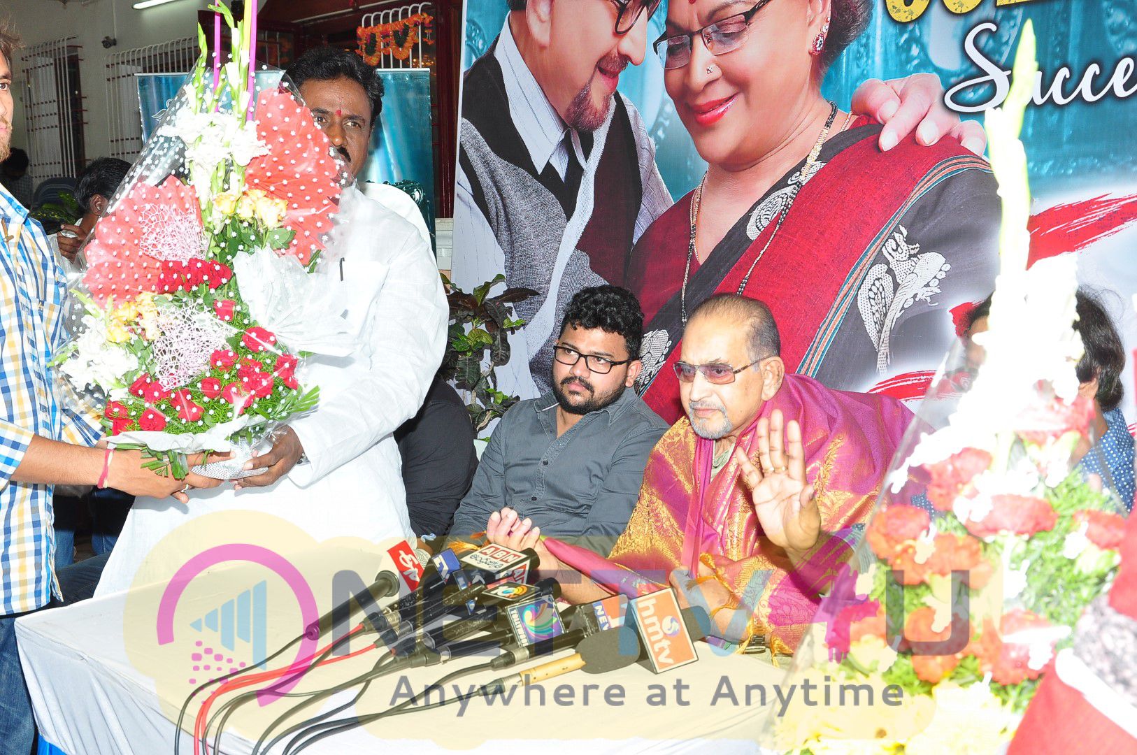 Sri Sri Telugu Movie Success Meet Gorgeous Photos Telugu Gallery