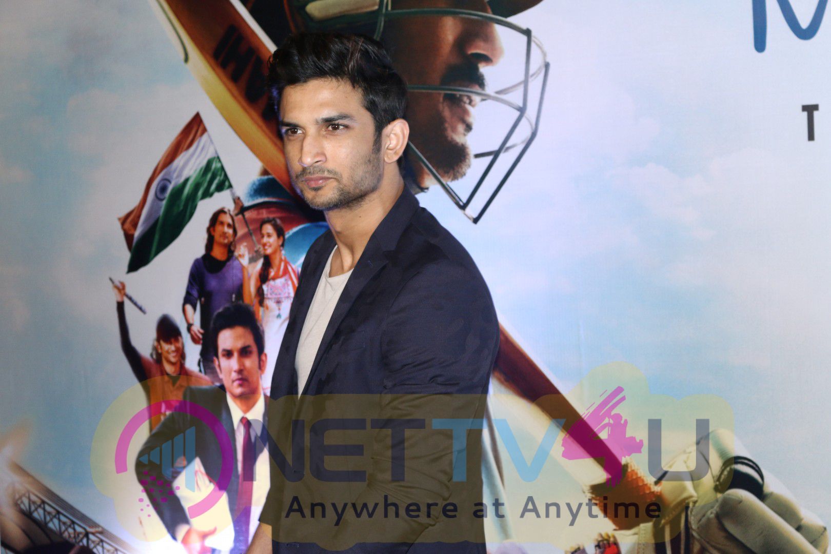 Sushant Singh Rajput & Mahendra Singh Dhoni At Special Screening Of Film M.S. Dhoni The Untold Story Photos Hindi Gallery