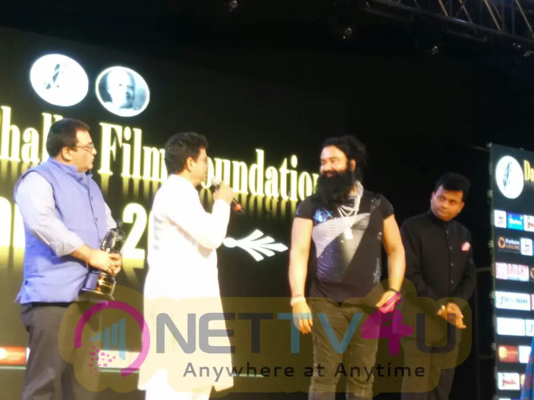 Saint Dr MSG Honored With Dada Saheb Phalke Film Foundation Award 2016 Stills Hindi Gallery