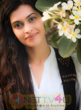 salony luthra new photoshoot stills 11