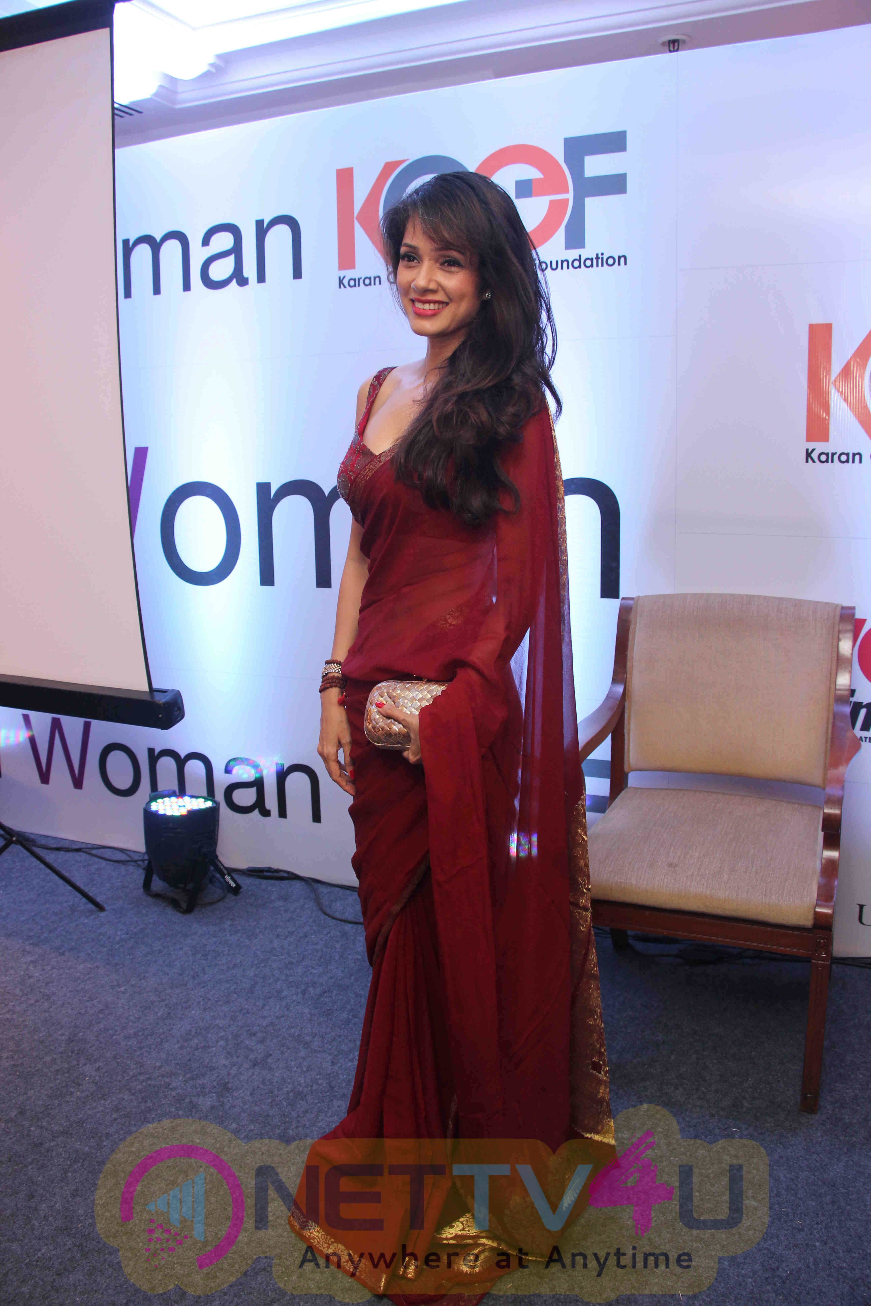 Sana Khan, Vidya Malvade At I Am Woman Awards Stills Hindi Gallery