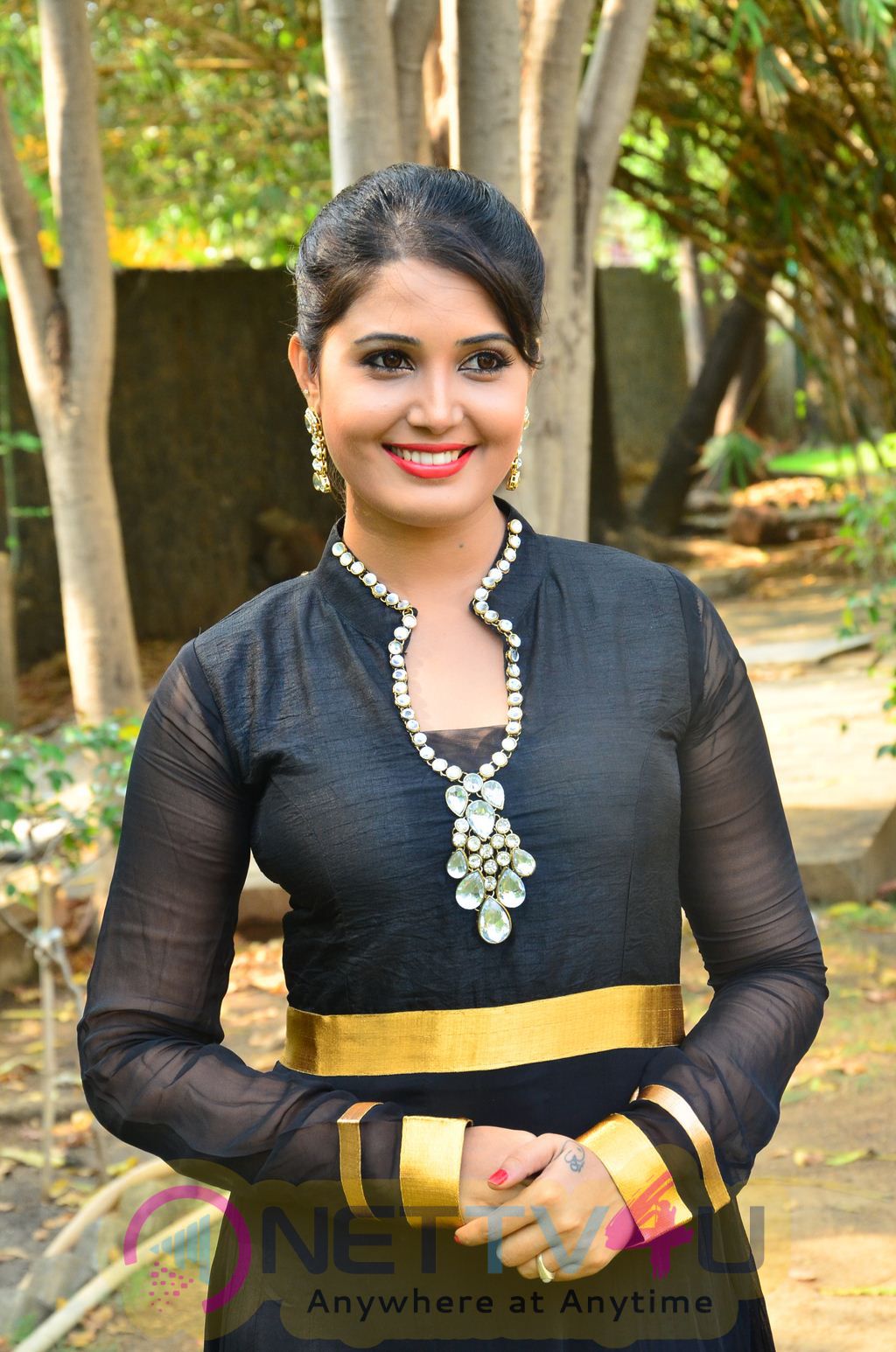 sandra amy malayalam actress photos 1
