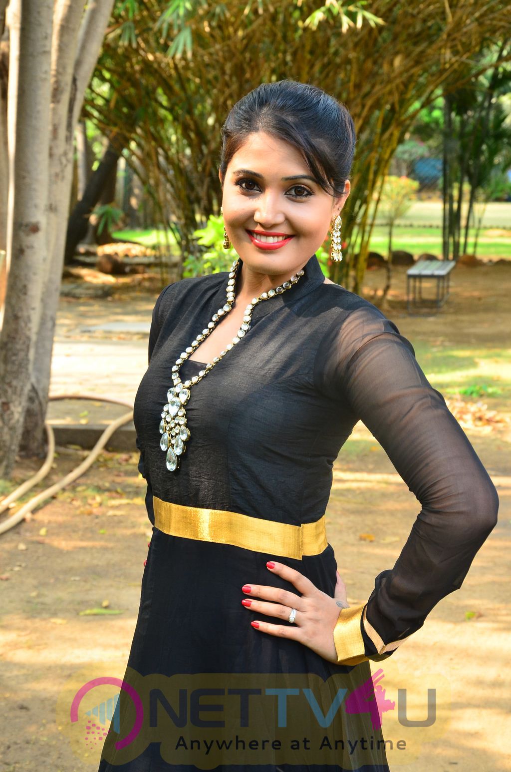 sandra amy malayalam actress photos 10