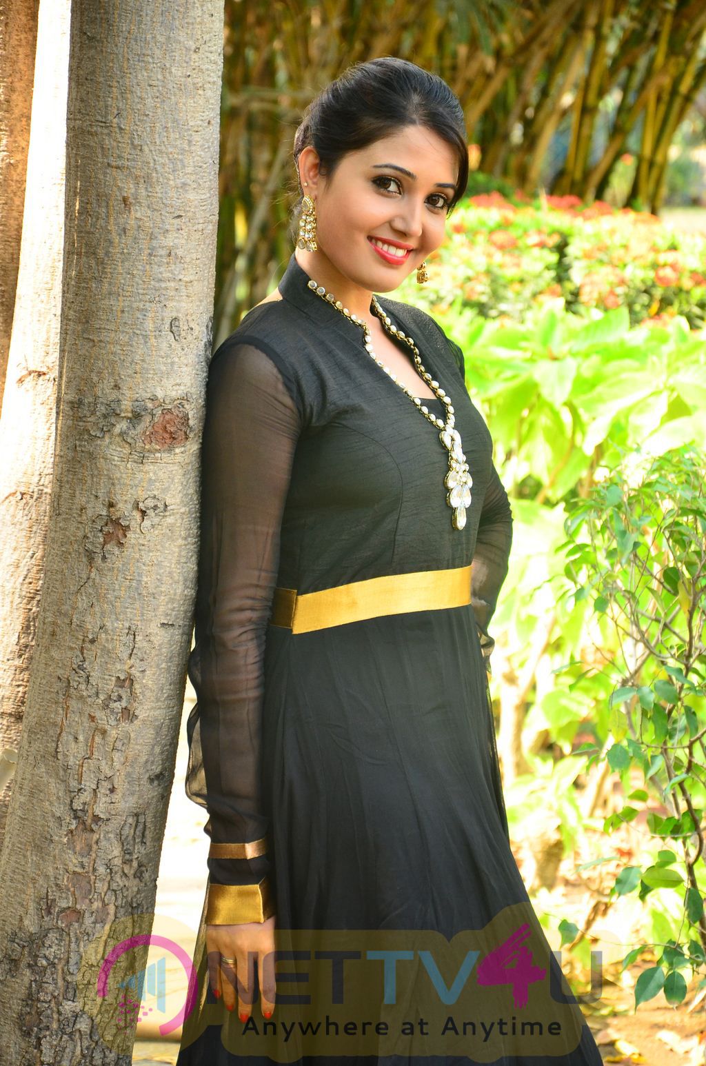 sandra amy malayalam actress photos 12