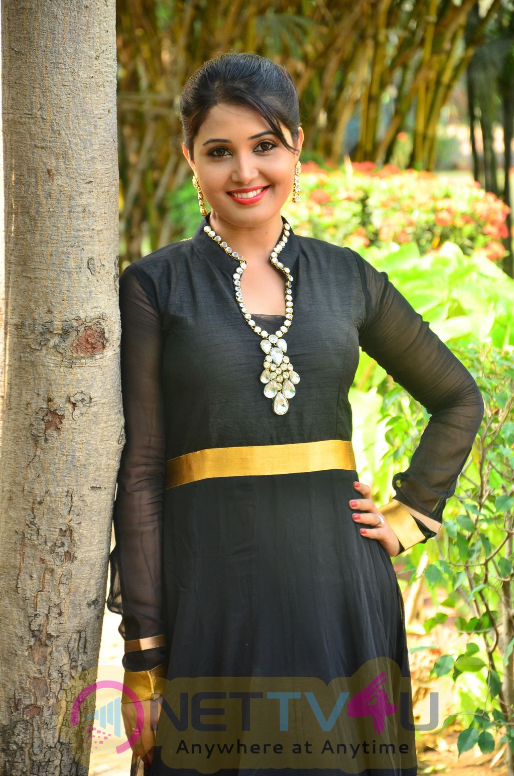 sandra amy malayalam actress photos 14