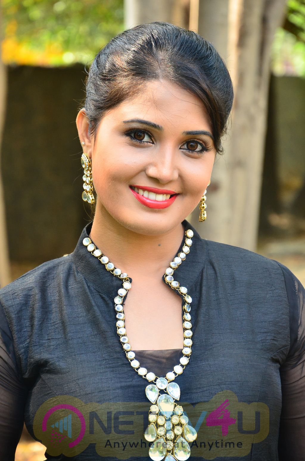 sandra amy malayalam actress photos 6
