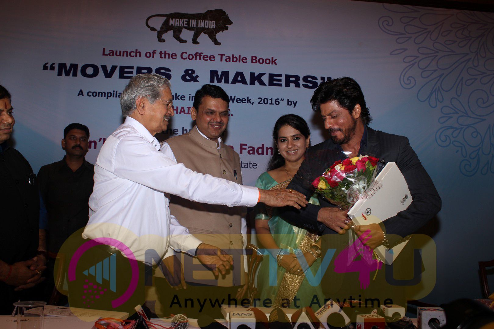 Shah Rukh Khan & Devendra Fadnavis At Book Launch Of Coffee Book Movers Photos Hindi Gallery